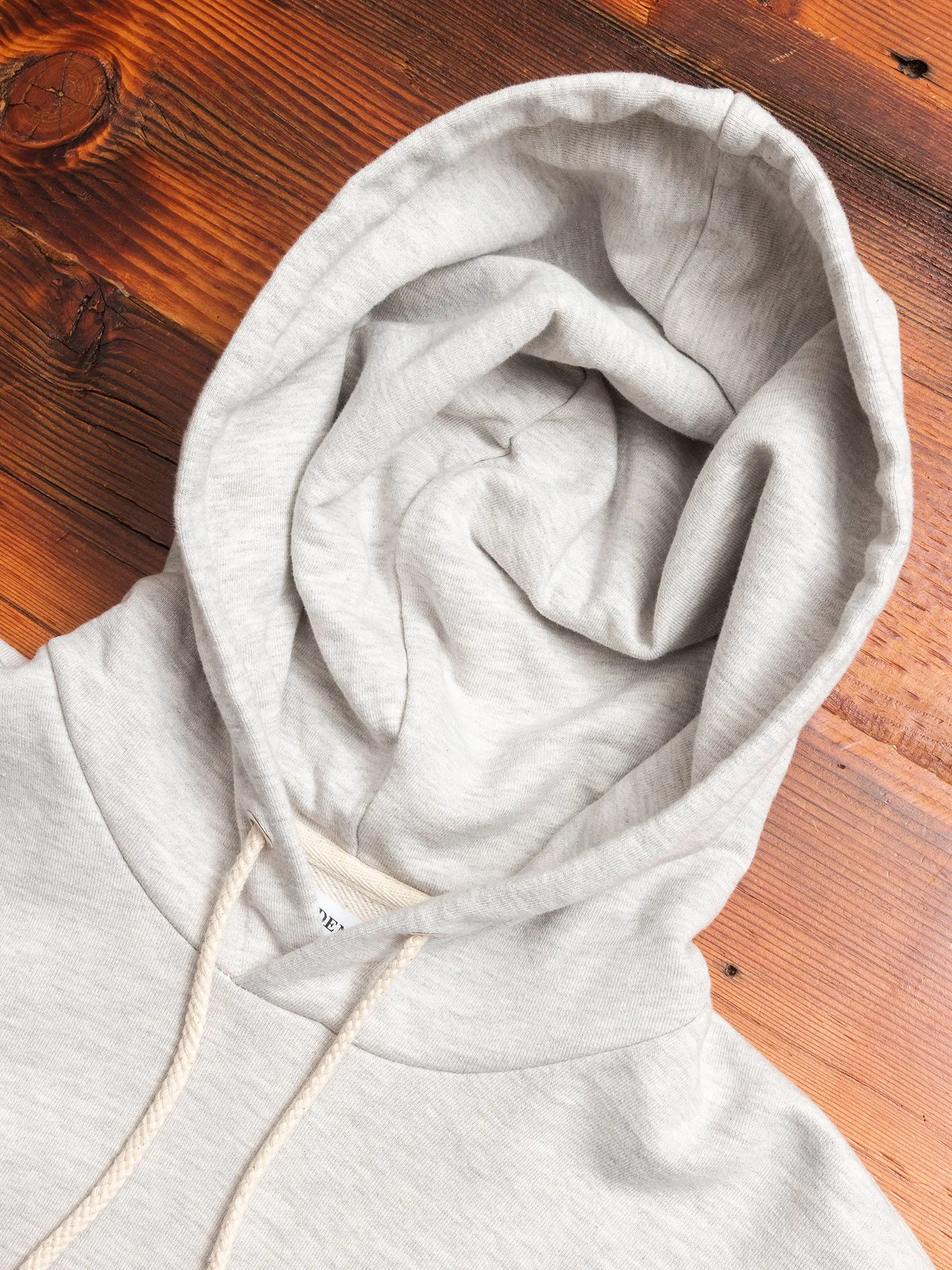 P's Pullover Hoodie in White Melange