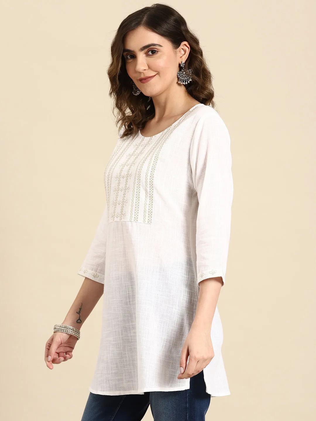 Women Off-White Embroidered Straight Tunic With Three Quaretr Sleeves